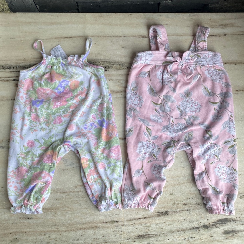 SET OF 2 ROMPERS WITH FLORAL PRINT SIZE:6-9 MO